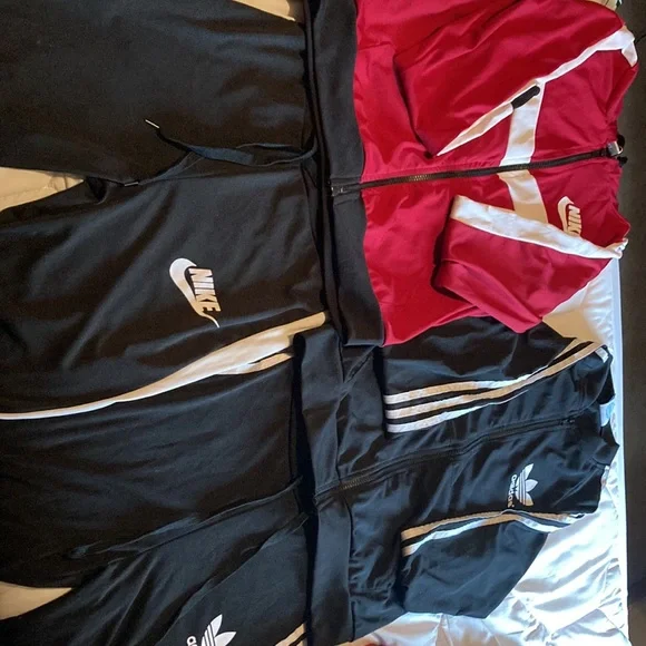 Nike sales plus one adidas - Picture 2 of 2